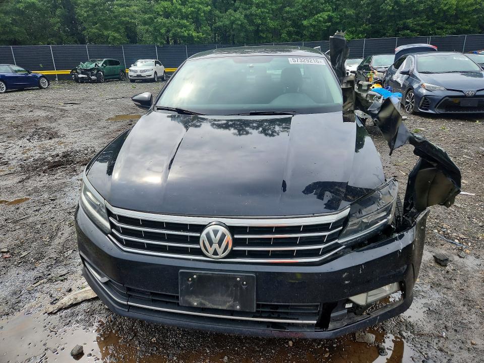2017 Volkswagen Passat მანქანა იყიდება აუქციონზე, vin: 1VWBT7A32HC033624, აუქციონის ნომერი: 57329216
