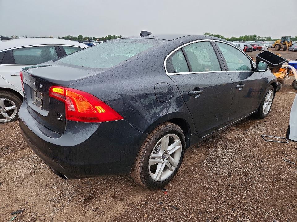 Продажа на аукционе авто 2015 Volvo S60, vin: YV1612TK9F2356423, номер лота: 57268086