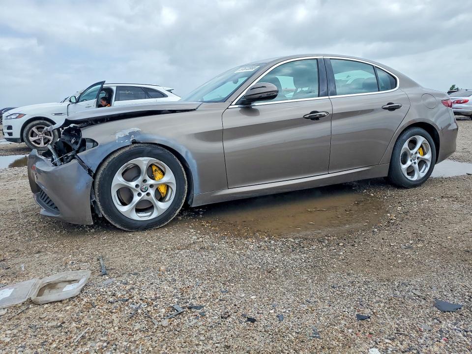 57672866 :رقم المزاد ، ZARFAMAN1K7600891 vin ، 2019 Alfa Romeo Giulia مزاد بيع
