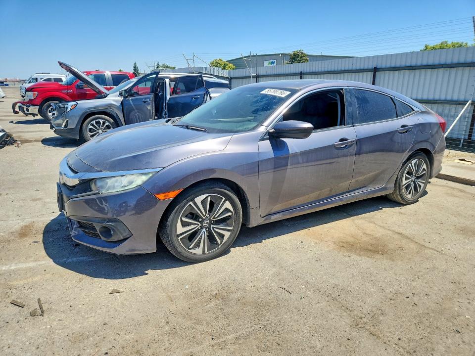 Продажа на аукционе авто 2018 Honda Civic, vin: 2HGFC1F37JH642335, номер лота: 55798766