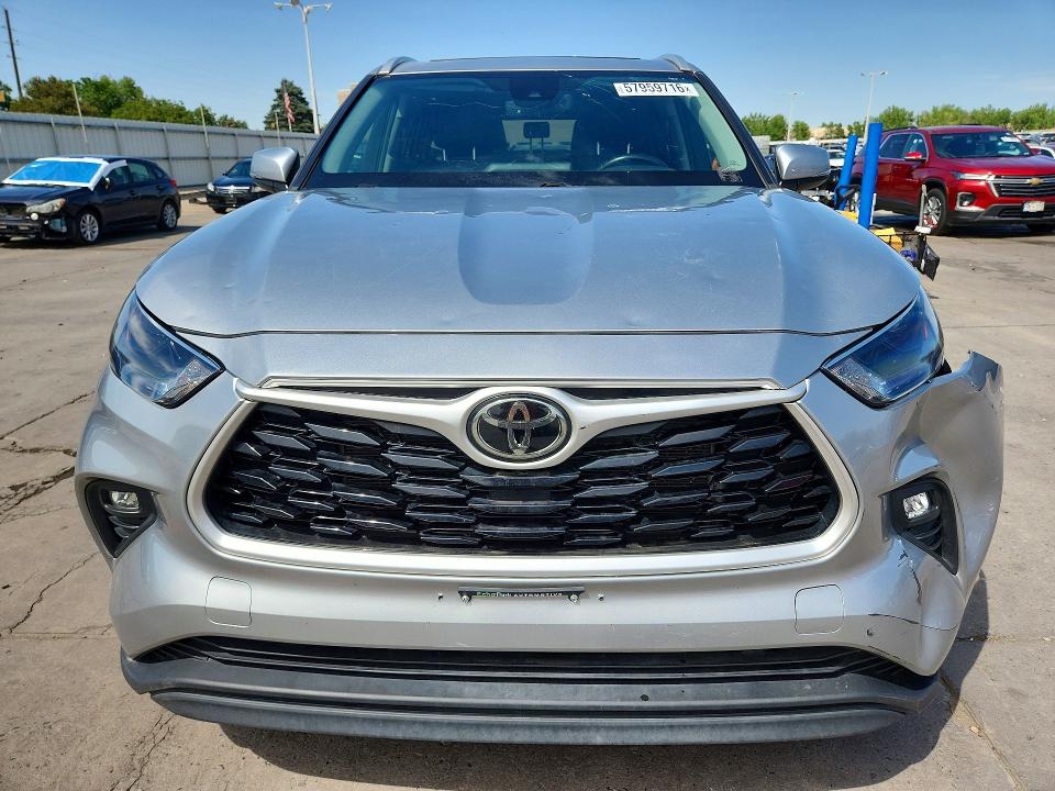 57959716 :رقم المزاد ، 5TDGZRBH3NS163967 vin ، 2022 Toyota Highlander مزاد بيع