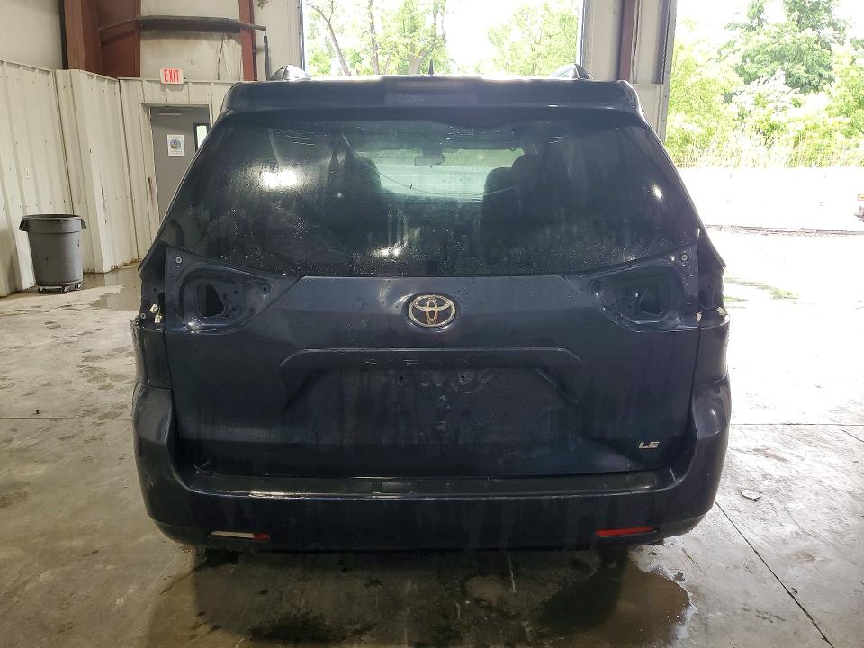 2018 Toyota Sienna მანქანა იყიდება აუქციონზე, vin: 5TDKZ3DC1JS960012, აუქციონის ნომერი: 55790906