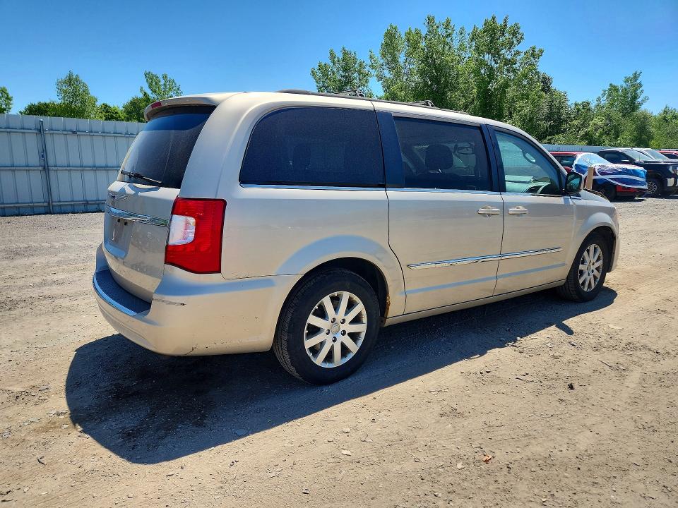 2015 Chrysler Town & Country მანქანა იყიდება აუქციონზე, vin: 2C4RC1BG2FR695613, აუქციონის ნომერი: 55693356