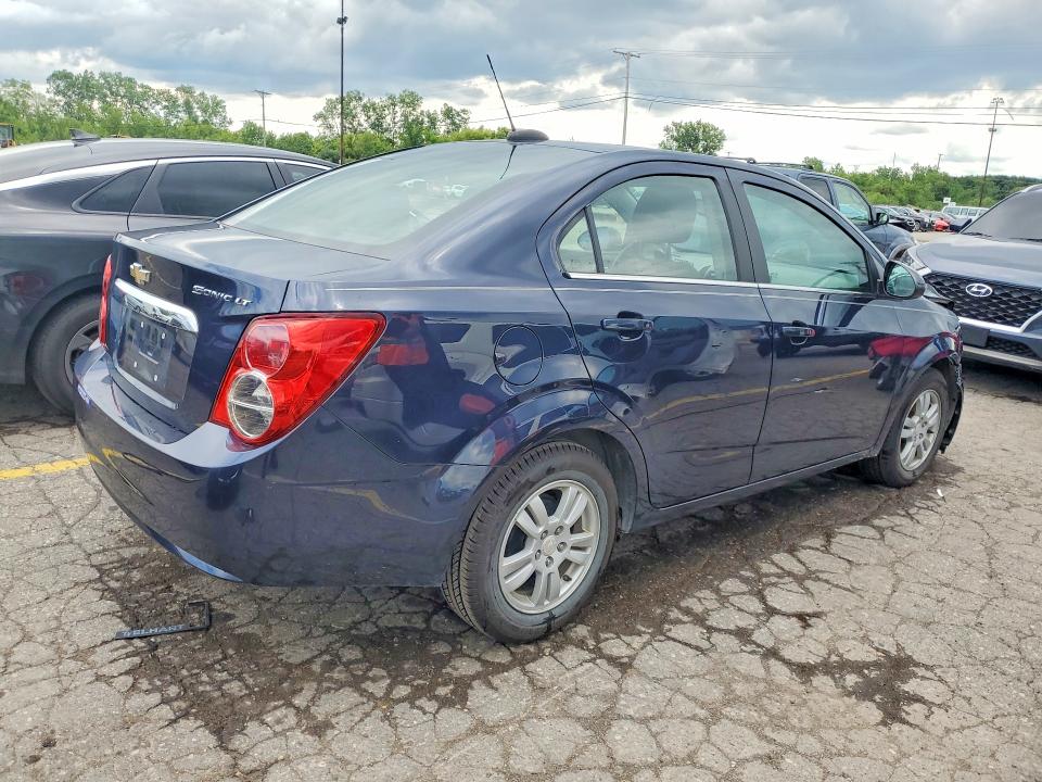 58126336 :رقم المزاد ، 1G1JC5SH2F4130948 vin ، 2015 Chevrolet Sonic مزاد بيع