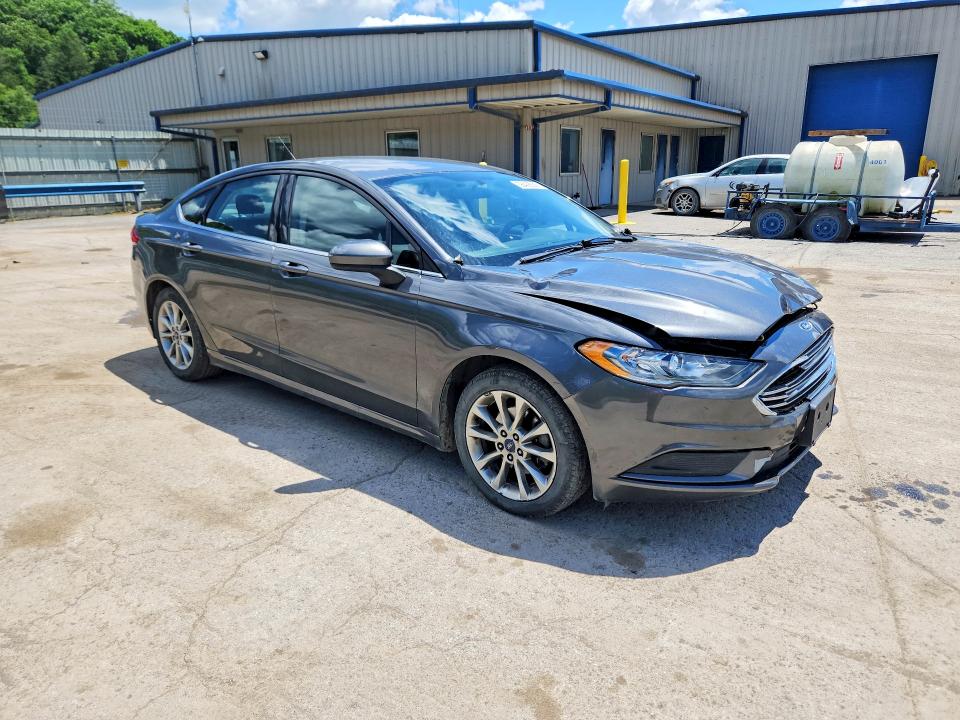 58408206 :رقم المزاد ، 3FA6P0H76HR200048 vin ، 2017 Ford Fusion مزاد بيع