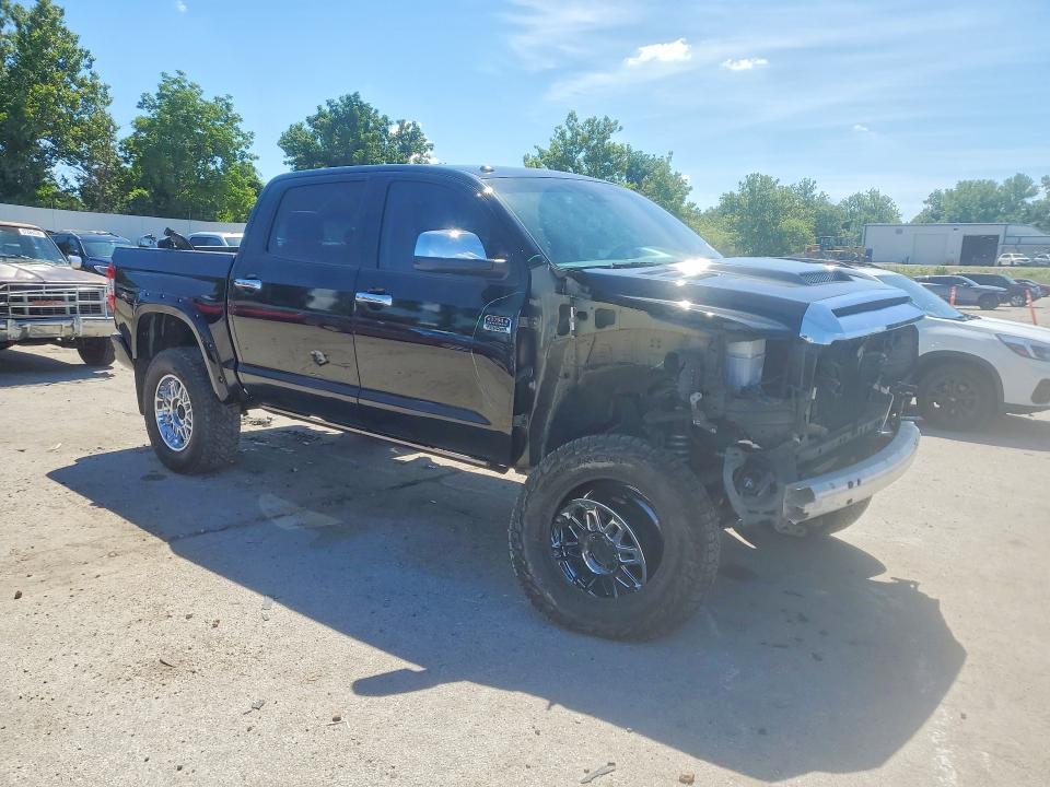 57907856 :رقم المزاد ، 5TFAW5F1XJX683981 vin ، 2018 Toyota Tundra مزاد بيع