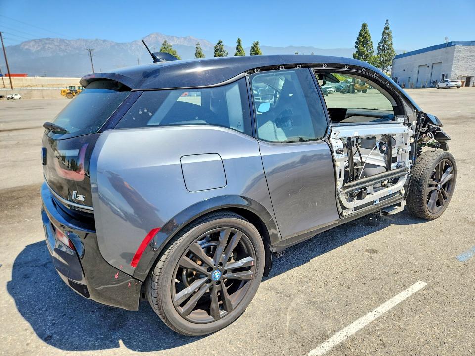 57302766 :رقم المزاد ، WBY7Z8C51JVB86700 vin ، 2018 Bmw I3 مزاد بيع