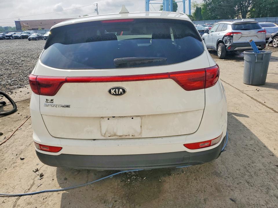 56817276 :رقم المزاد ، KNDPMCAC4J7437957 vin ، 2018 Kia Sportage مزاد بيع