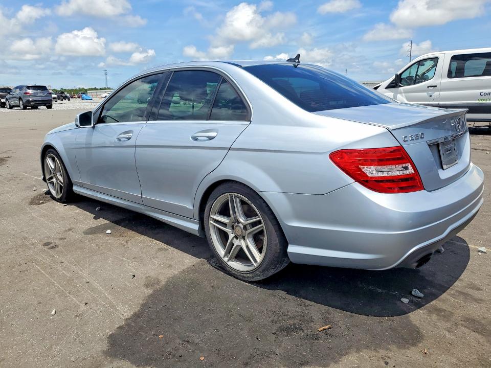 Продажа на аукционе авто 2013 Mercedes-benz C, vin: WDDGF4HB2DA854052, номер лота: 57092266