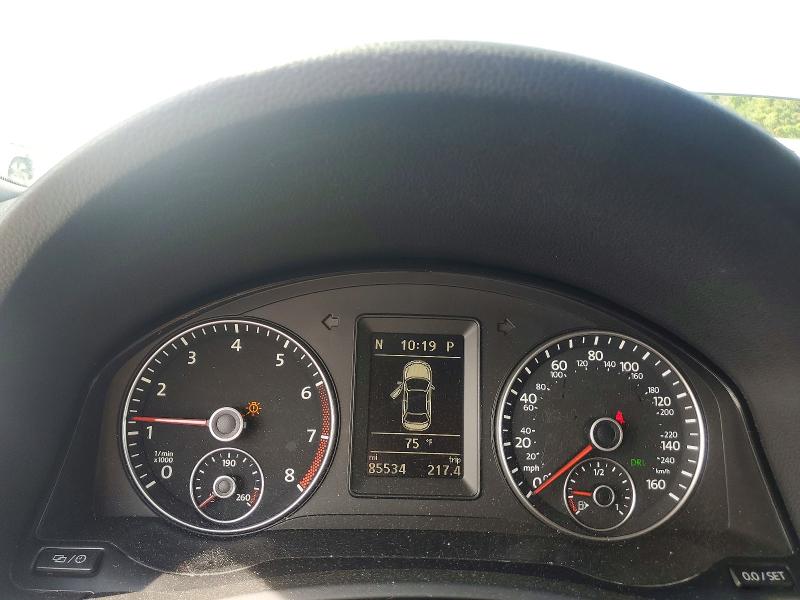 58030696 :رقم المزاد ، WVWBW8AH8DV008463 vin ، 2013 Volkswagen Eos مزاد بيع