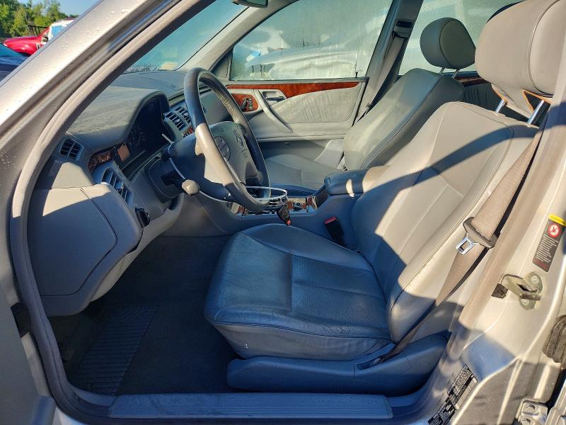 57197606 :رقم المزاد ، WDBJF82J61X054336 vin ، 2001 Mercedes-benz E مزاد بيع