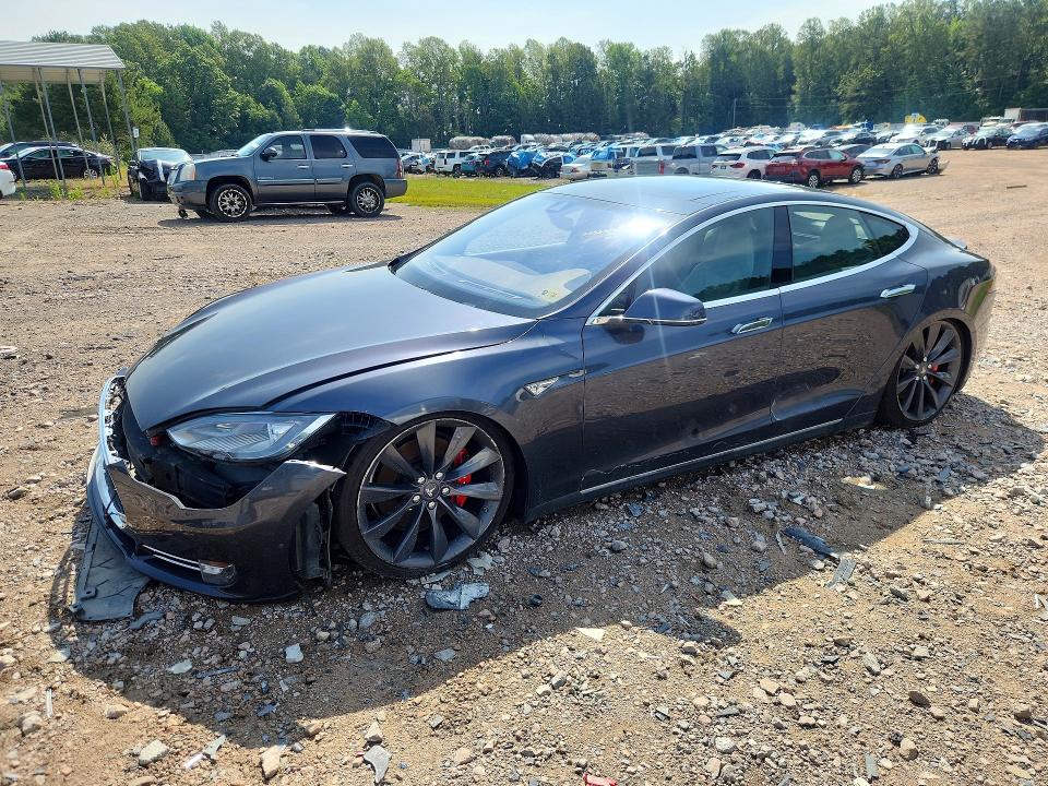 Продаж на аукціоні авто 2015 Tesla Model S, vin: 5YJSA4H27FFP78325, номер лоту: 56968156