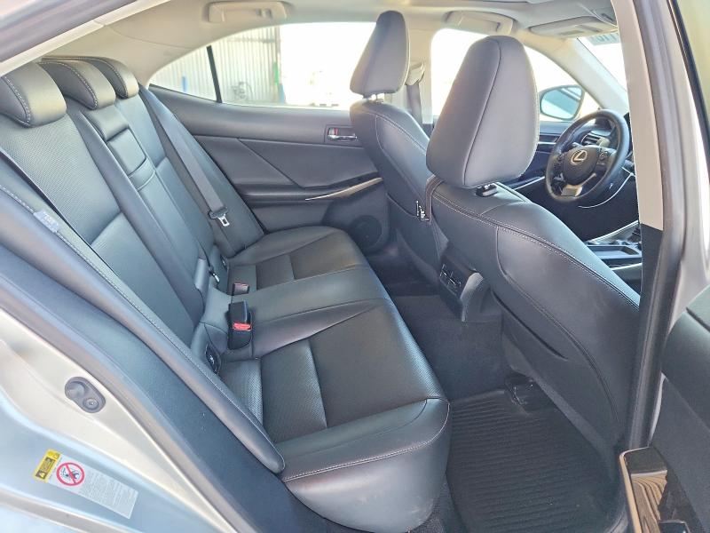 56171116 :رقم المزاد ، JTHBF1D22F5050661 vin ، 2015 Lexus Is مزاد بيع