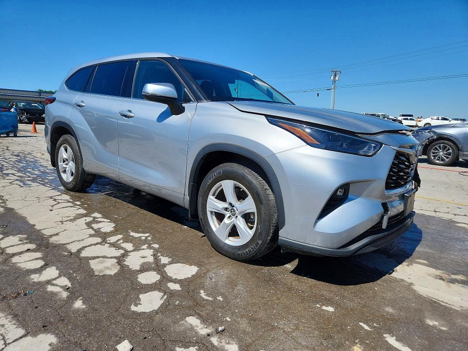 Продажа на аукционе авто 2022 Toyota Highlander, vin: 5TDZZRAH2NS113801, номер лота: 56122526