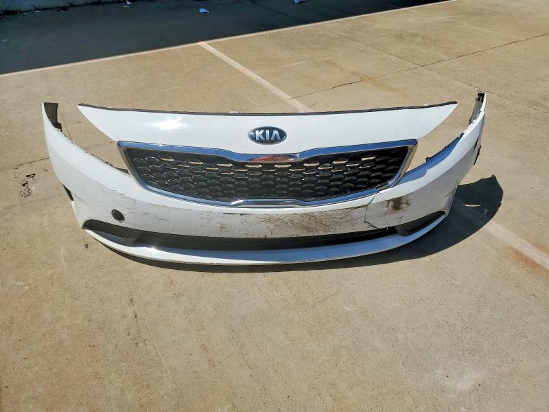56108956 :رقم المزاد ، 3KPFK4A74JE175545 vin ، 2018 Kia Forte مزاد بيع