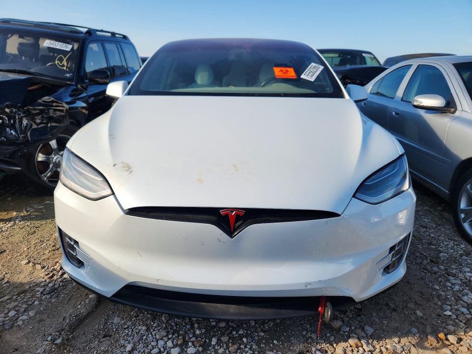 55582066 :رقم المزاد ، 5YJXCAE21HF035536 vin ، 2017 Tesla Model X مزاد بيع