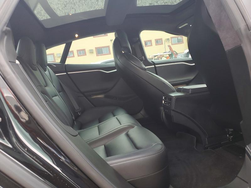 55637906 :رقم المزاد ، 5YJSA1E25HF222326 vin ، 2017 Tesla Model S مزاد بيع