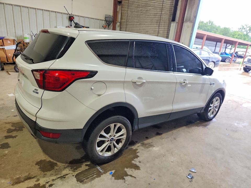 Продажа на аукционе авто 2019 Ford Escape, vin: 1FMCU9GD0KUA89140, номер лота: 57641386