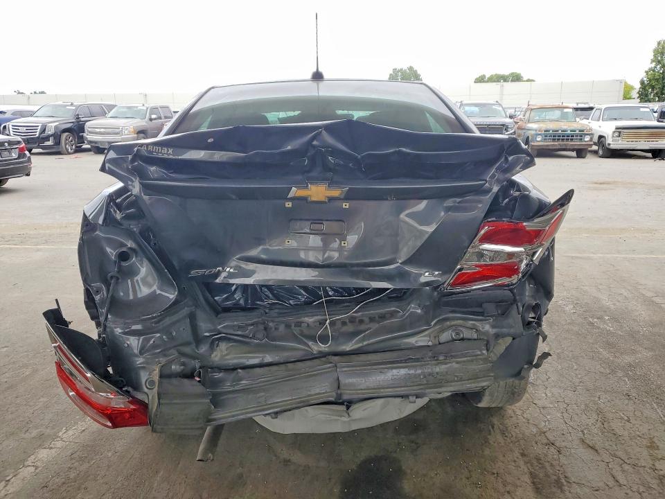 58954396 :رقم المزاد ، 1G1JD5SGXJ4114753 vin ، 2018 Chevrolet Sonic مزاد بيع
