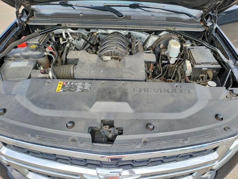 Продаж на аукціоні авто 2018 Chevrolet Suburban, vin: 1GNSKHKC4JR238611, номер лоту: 57382586
