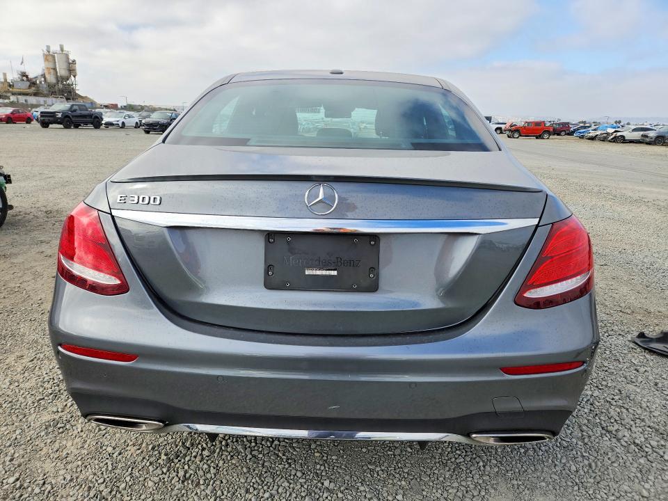 56700746 :رقم المزاد ، WDDZF4JB7HA164127 vin ، 2017 Mercedes-benz E مزاد بيع