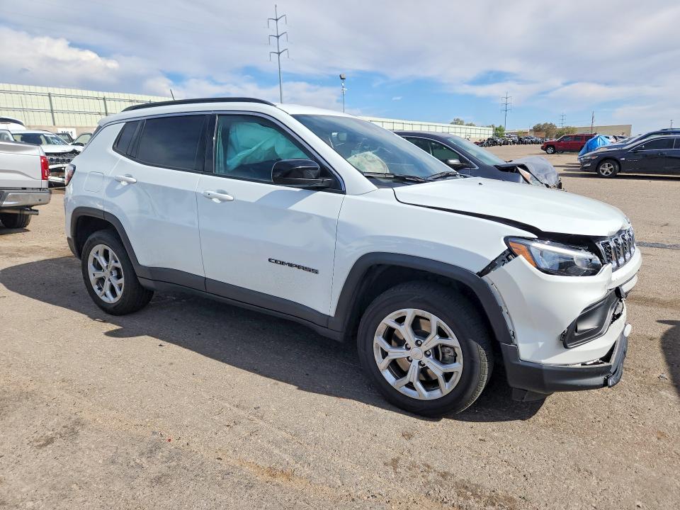 55830516 :رقم المزاد ، 3C4NJDBNXRT132833 vin ، 2024 Jeep Compass مزاد بيع