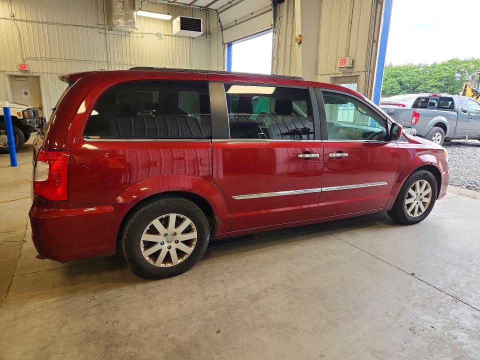 57736856 :رقم المزاد ، 2C4RC1BG5FR662881 vin ، 2015 Chrysler Town & Country مزاد بيع