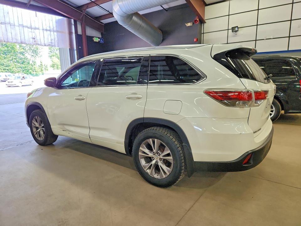 Продажа на аукционе авто 2015 Toyota Highlander, vin: 5TDJKRFH6FS081169, номер лота: 57990846