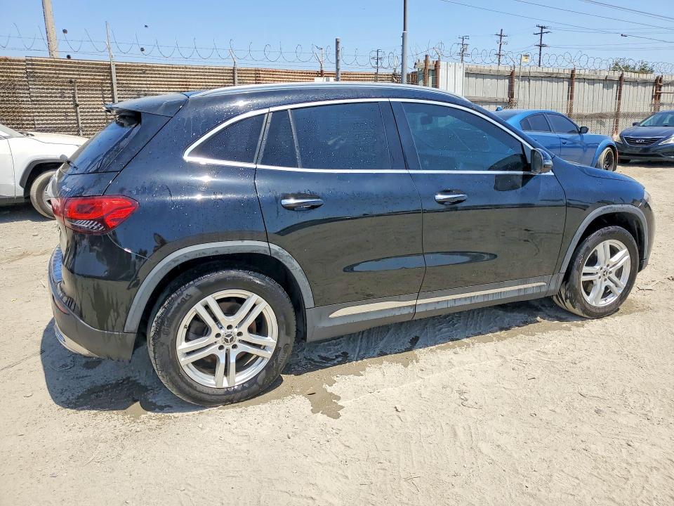 56123216 :رقم المزاد ، W1N4N4HB8NJ343861 vin ، 2022 Mercedes-benz Gla مزاد بيع
