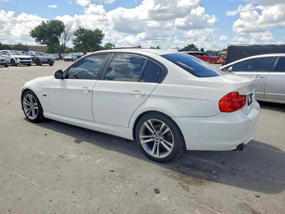 56331516 :رقم المزاد ، WBAPH7C54BE674517 vin ، 2011 Bmw 328 مزاد بيع