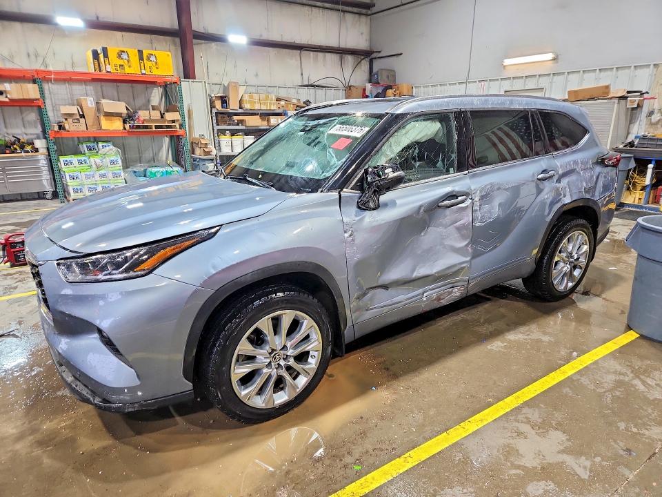 2022 Toyota Highlander მანქანა იყიდება აუქციონზე, vin: 5TDDZRBH9NS213046, აუქციონის ნომერი: 56506376