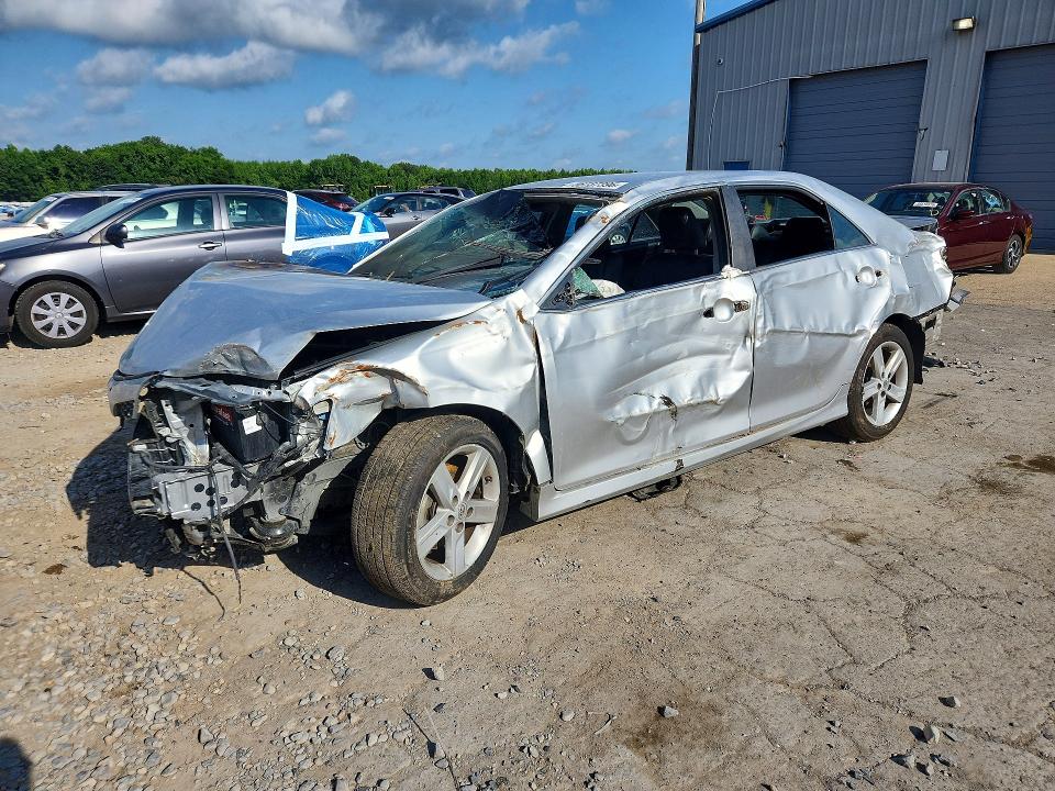 56737396 :رقم المزاد ، 4T1BF1FK0DU675069 vin ، 2013 Toyota Camry مزاد بيع