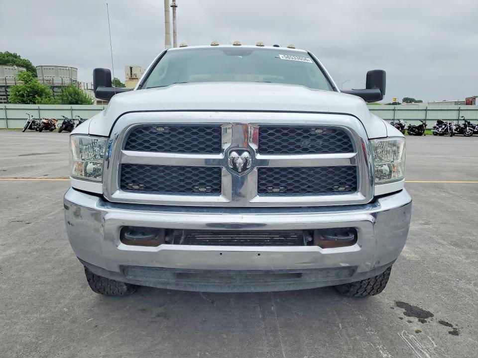 58533056 :رقم المزاد ، 3C6UR5CL0HG589947 vin ، 2017 Ram 2500 مزاد بيع