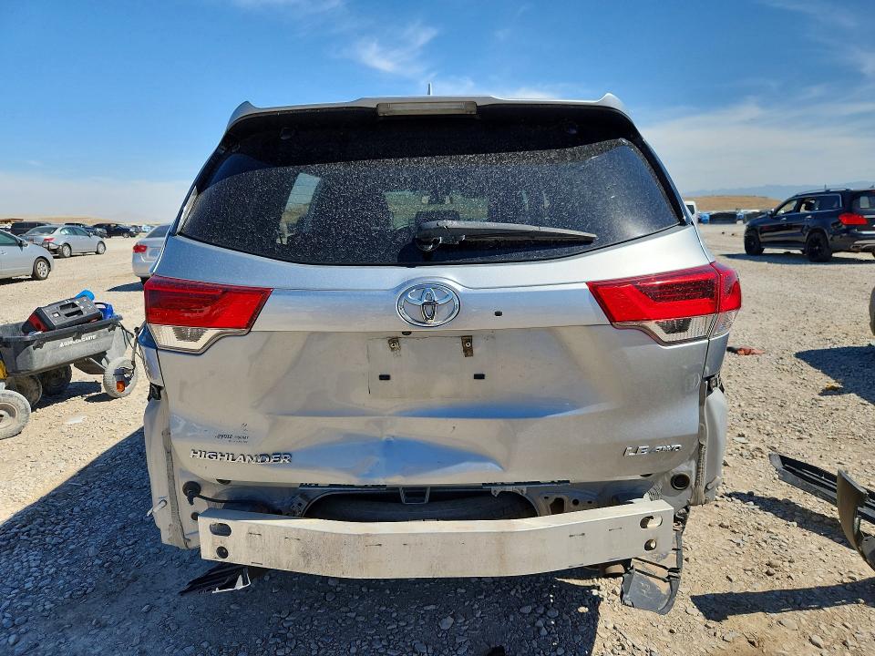 2018 Toyota Highlander მანქანა იყიდება აუქციონზე, vin: 5TDBZRFH1JS906110, აუქციონის ნომერი: 57949116