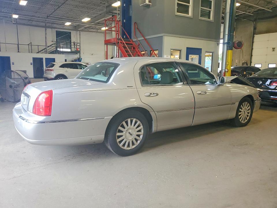 Продаж на аукціоні авто 2004 Lincoln Town Car, vin: 1LNHM83W34Y615599, номер лоту: 55376266