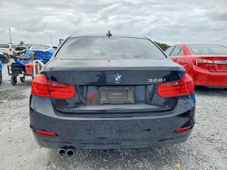 55605626 :رقم المزاد ، WBA3A5G55DNP22000 vin ، 2013 Bmw 328 مزاد بيع