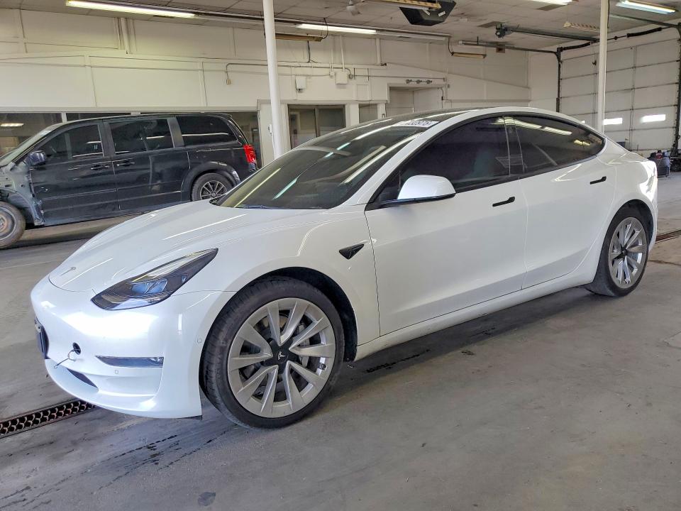 57480976 :رقم المزاد ، 5YJ3E1EB1NF268319 vin ، 2022 Tesla Model 3 مزاد بيع
