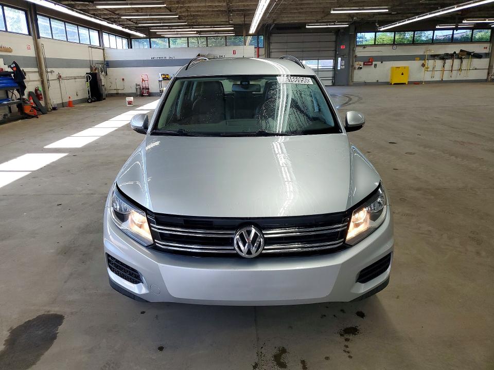 2017 Volkswagen Tiguan მანქანა იყიდება აუქციონზე, vin: WVGBV7AX2HK013102, აუქციონის ნომერი: 56166956