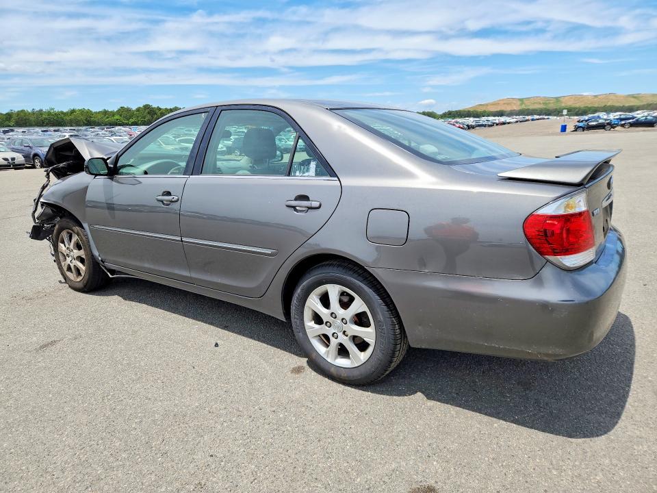 57415506 :رقم المزاد ، 4T1BE30K25U554665 vin ، 2005 Toyota Camry مزاد بيع