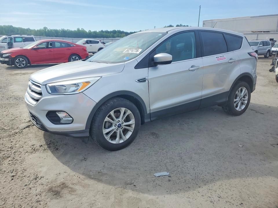 56274776 :رقم المزاد ، 1FMCU0GD9HUD48373 vin ، 2017 Ford Escape مزاد بيع