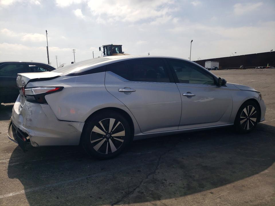 55646916 :رقم المزاد ، 1N4BL4DV8MN356434 vin ، 2021 Nissan Altima مزاد بيع