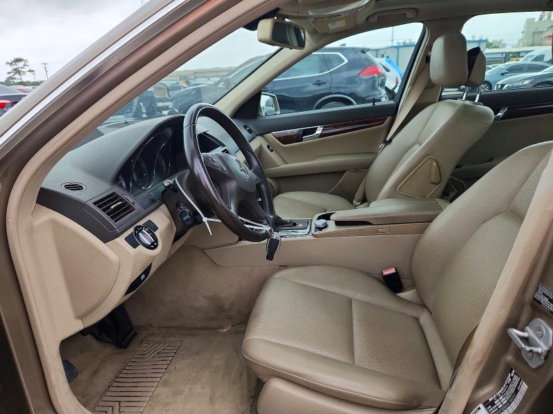 57605666 :رقم المزاد ، WDDGF5EB4AF384261 vin ، 2010 Mercedes-benz C مزاد بيع
