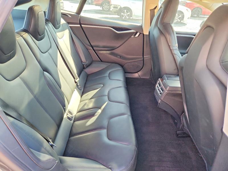 55932046 :رقم المزاد ، 5YJSA1E27GF168445 vin ، 2016 Tesla Model S مزاد بيع