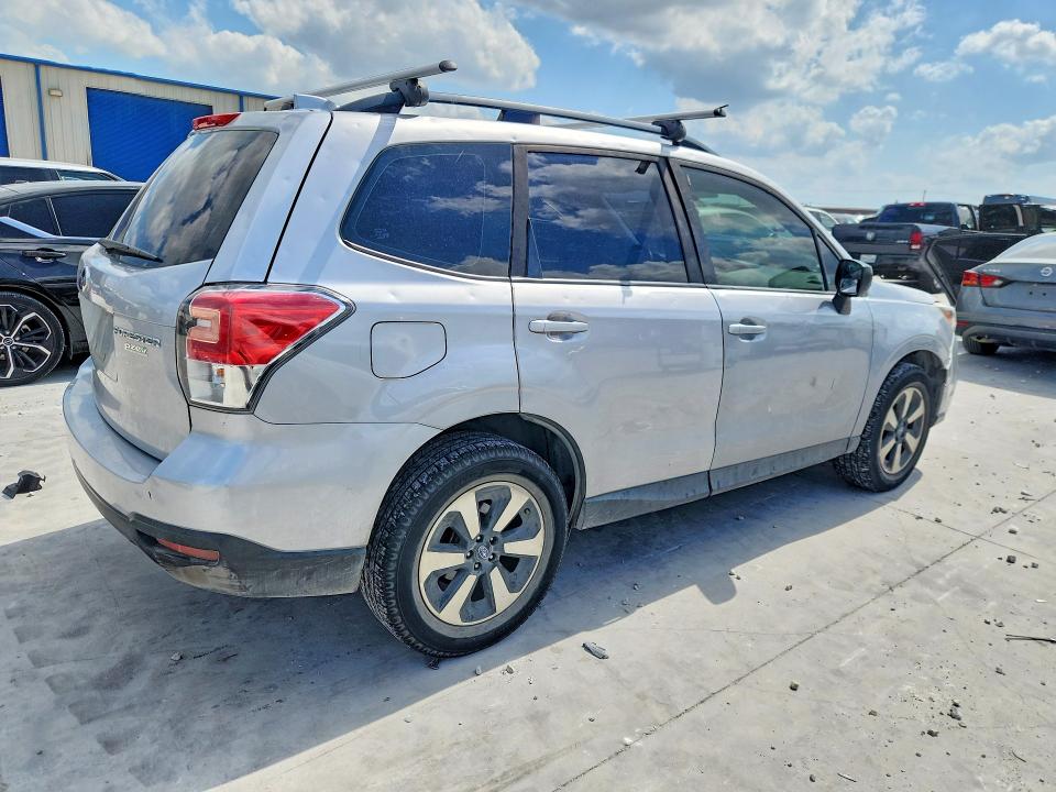 53756756 :رقم المزاد ، JF2SJABC1HH810318 vin ، 2017 Subaru Forester مزاد بيع