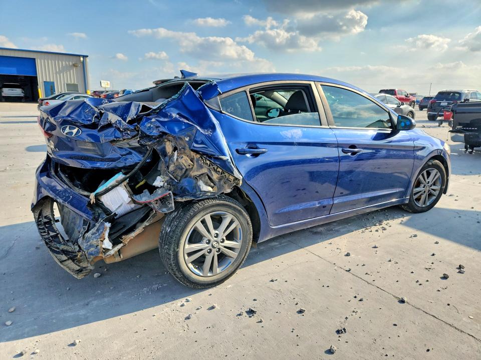 2017 Hyundai Elantra მანქანა იყიდება აუქციონზე, vin: 5NPD84LF0HH168933, აუქციონის ნომერი: 57743136