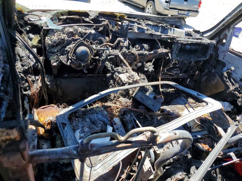 2004 Chevrolet Suburban მანქანა იყიდება აუქციონზე, vin: 3GNFK16T94G305744, აუქციონის ნომერი: 56747126