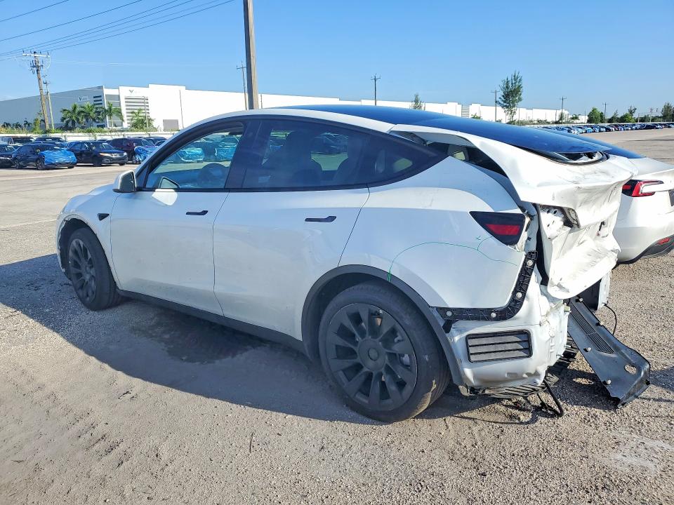 Продажа на аукционе авто 2022 Tesla Model Y, vin: 7SAYGAEE8NF390270, номер лота: 57403446