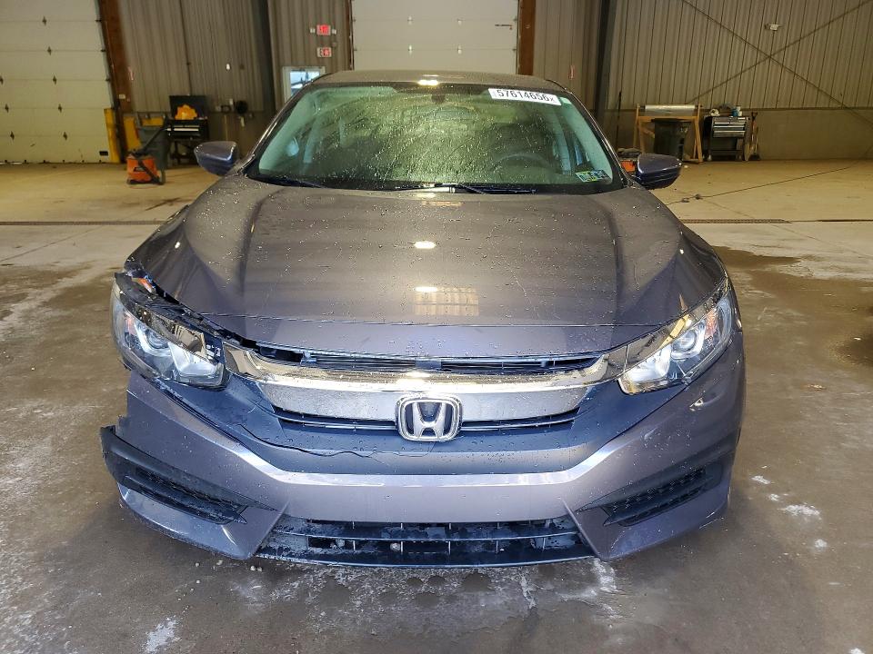 57614656 :رقم المزاد ، 2HGFC2F51HH565883 vin ، 2017 Honda Civic مزاد بيع