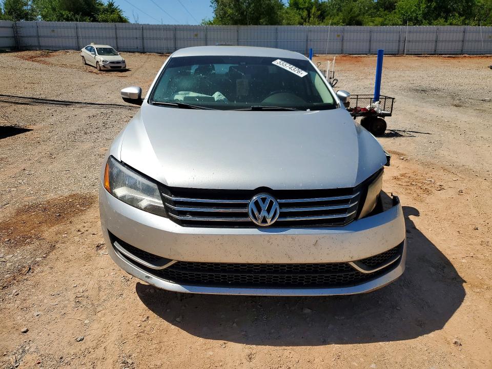 55574326 :رقم المزاد ، 1VWAT7A3XFC066623 vin ، 2015 Volkswagen Passat مزاد بيع