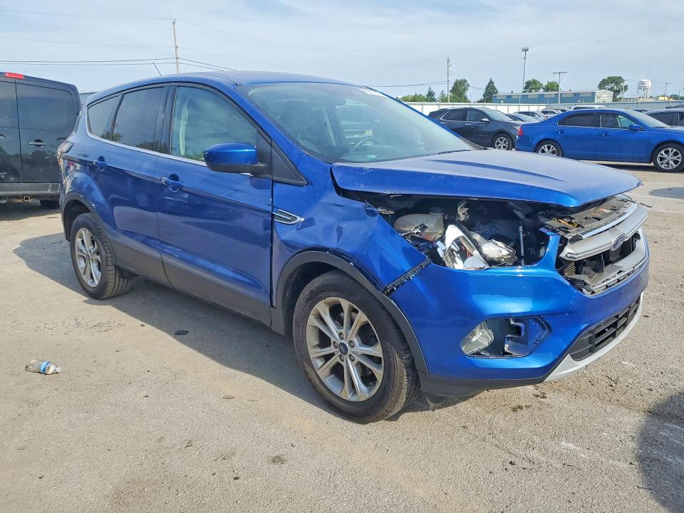 2017 Ford Escape მანქანა იყიდება აუქციონზე, vin: 1FMCU0GD6HUB38006, აუქციონის ნომერი: 55977606